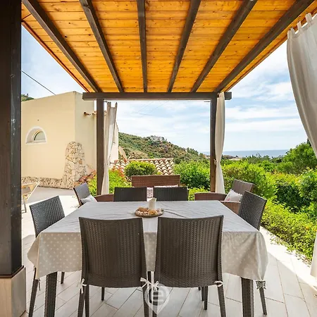 Barbara Leafy Vakantiehuis Riva dei Pini