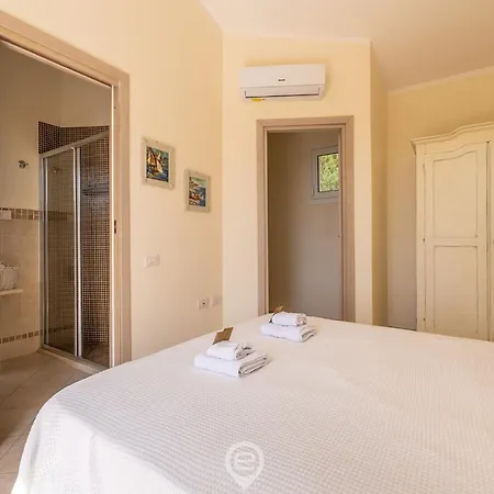 Vakantiehuis Barbara Leafy Riva dei Pini